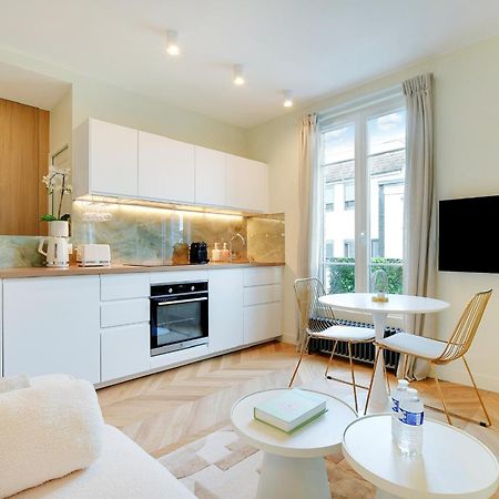 Suite Deluxe 1 By Les Maisons De Charloc Homes Boulogne-Billancourt Eksteriør billede
